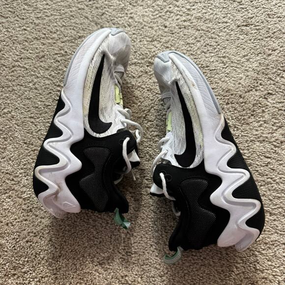 Nike Giannis Immortality 2 in White Black Volt Basketball Shoes Size 6 Youth main image 5